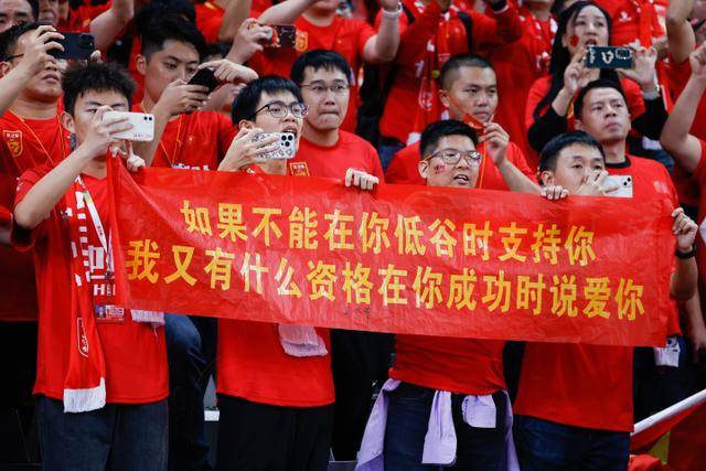 欧冠-迪亚斯戴帽萨拉赫助攻 利物浦4-0勒沃库森
